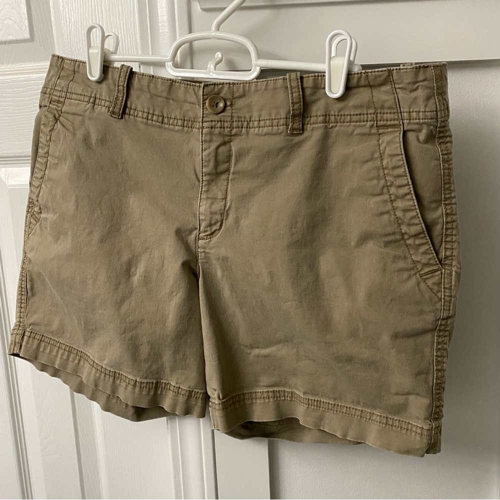 Eddie Bauer Chino Camp Shorts in Tan size 10